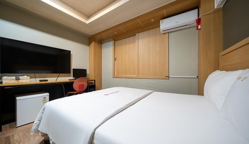 Room (Business (hotel bedding or regular be)