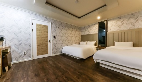 Room (Twin (1PC))