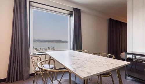 Room (VIP Luxury Twin Family Room (Pool BBQ)