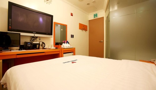 Room (Standard room - walk-in only (Netflix)