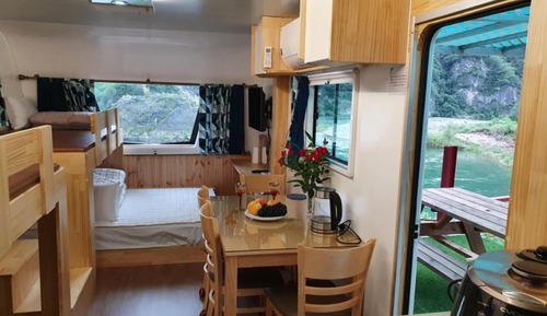 Room (Camper 4)