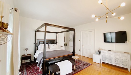 Honeymoon Room