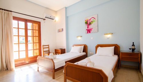 Standard Twin Room, 2 Twin Beds, Balcony, Mountain View