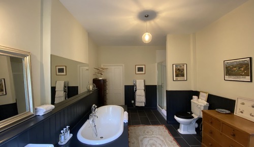 Double or Twin Room (Bedroom 1)