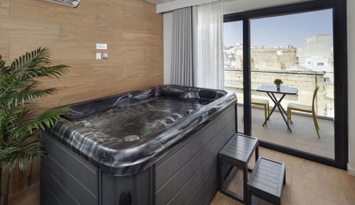 Luxury Suite