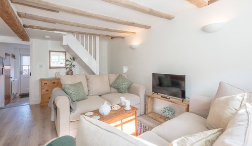 House (2 Bedrooms)