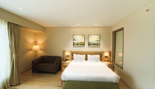 Deluxe Room with Balcony