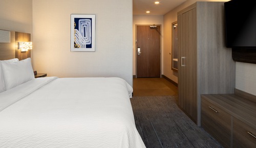 Suite, 1 King Bed, Accessible (Mobility Access Tub)