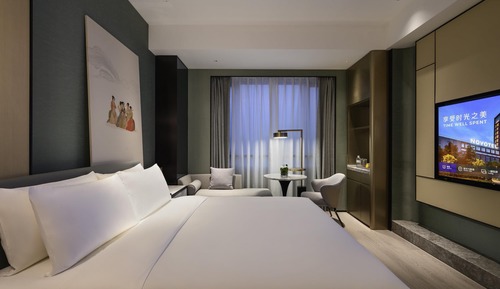 Superior Room (with one Hollywood Bed Garden side)