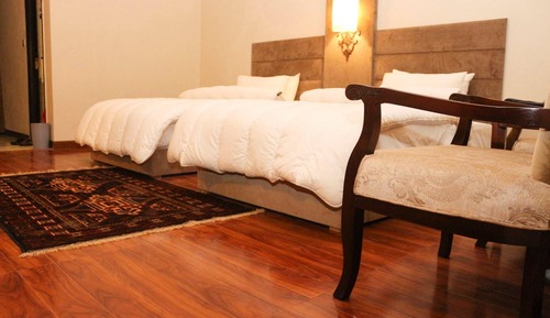 Deluxe Suite