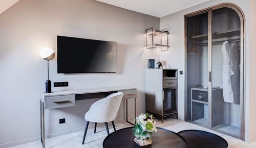 Prestige Suite