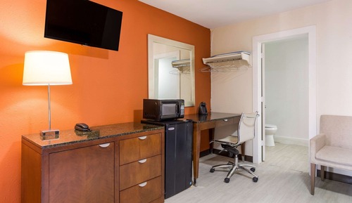 Standard Room, 2 Queen Beds, Non Smoking