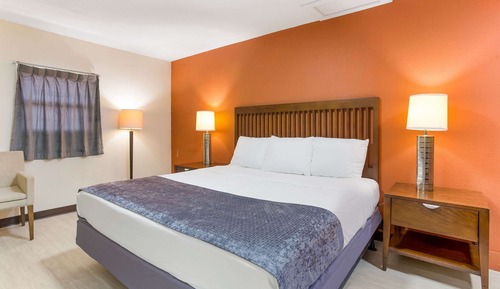 Standard Room, 1 King Bed, Non Smoking