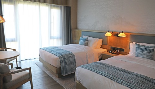 Premier Room, 2 Twin Beds, River View
