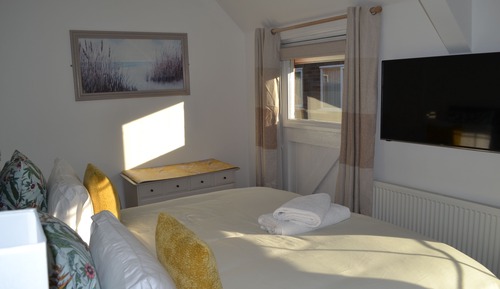 Comfort Cottage, Private Bathroom, Courtyard View