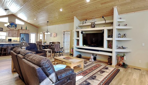Studio (3 Bedrooms)