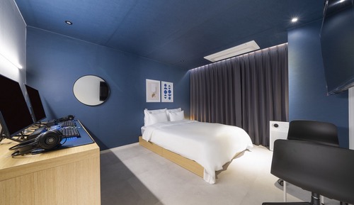 Deluxe Double Room (Check-in 10pm on FRI,SAT,SUN)