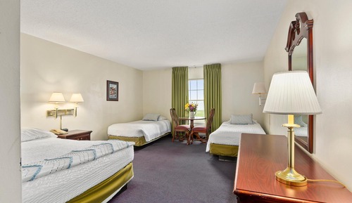 Room, Multiple Beds (FESD)