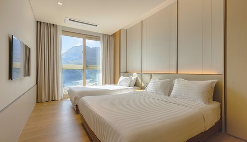 [Morning PKG] Gold Suite(Kitchen, Seorak Mountain, Bed) - Breakfast Buffet for 2 Adults & 1 Child  