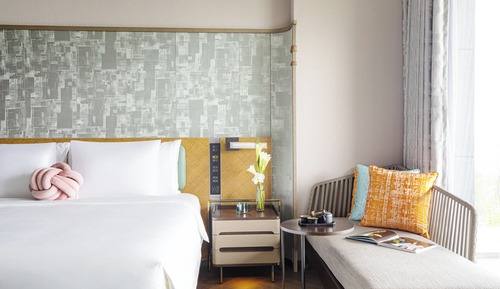 Premium Room, 1 King Bed, Lake View