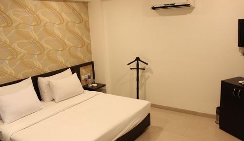 Luxury Suite (S Apt)