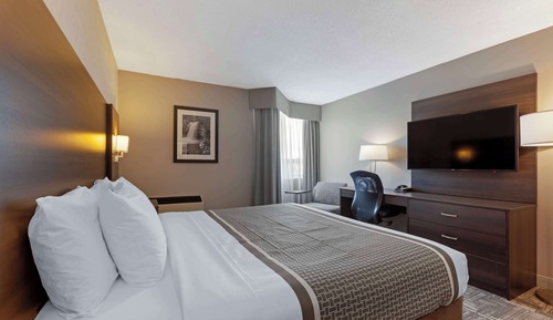 Standard Room, 1 King Bed, Refrigerator & Microwave, Tower (Refrigerator & Microwave)