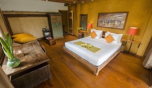 Luxury Suite