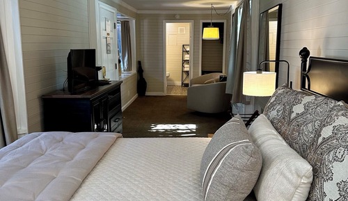 Suite, 1 King Bed (Railcar)