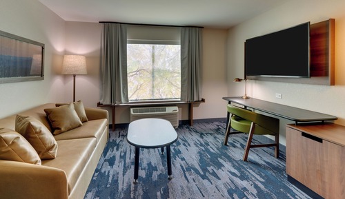 Room, 1 King Bed (Mobility/Hearing Access, Roll-in Shwr)