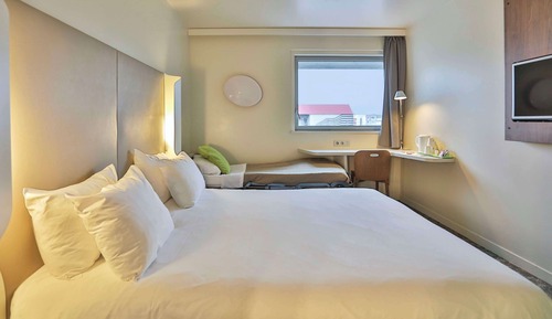 Standard Room, 1 Double and 1 Single bed