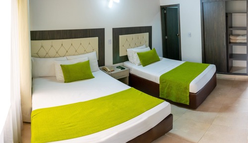 Triple Room, Multiple Beds