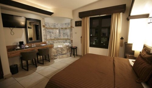Junior Suite, Hot Tub