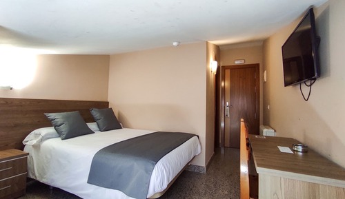 Economy Room