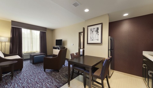 Suite, 1 King Bed, Accessible, Bathtub (Mobility & Hearing)