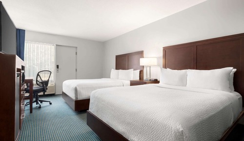 Premium Room, 2 Queen Beds, Non Smoking, Exterior Corridor