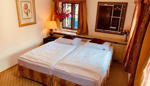 Senior Double or Twin Room, 1 Bedroom, City View, Annex Building