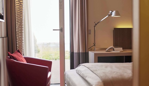Standard Room, 1 Queen Bed, Terrace (Small Room)