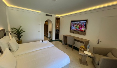 Superior Twin Room Pool View