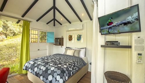 2-person Superior Bungalow Valley