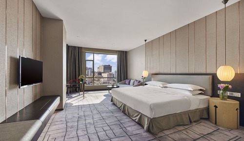 Deluxe Room, 1 King Bed