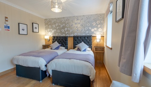 Superior Twin Room, Ensuite