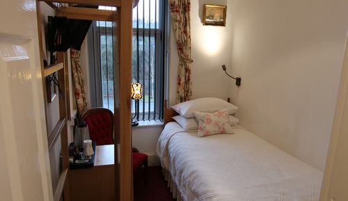 Single Room, Ensuite (Small)