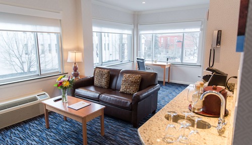Suite, 1 Bedroom, Balcony (Corner)