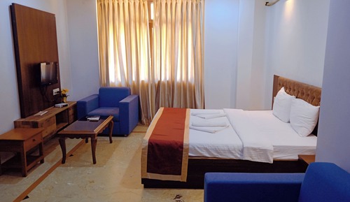 One Bedroom Apartment