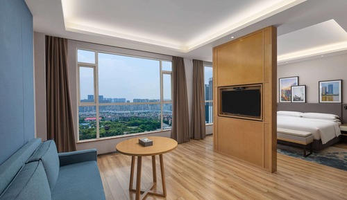 Deluxe Suite, 1 King Bed, Non Smoking