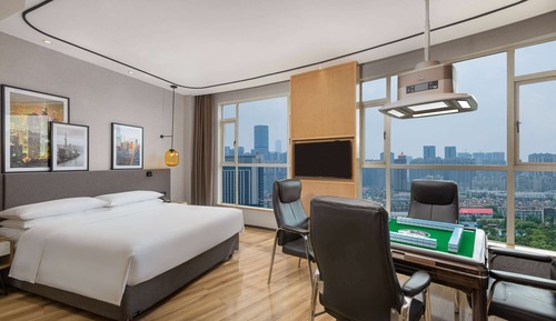 Room, 1 King Bed, Non Smoking (Mahjong)