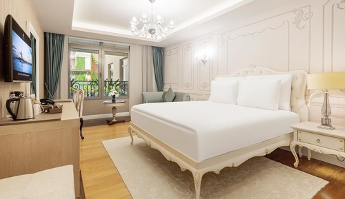 Superior Evergreen Room