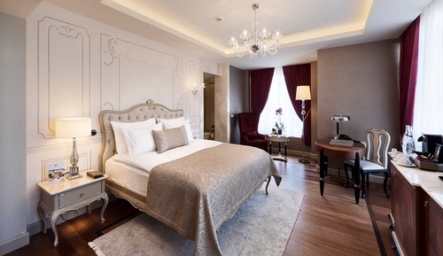 Deluxe Room with City View