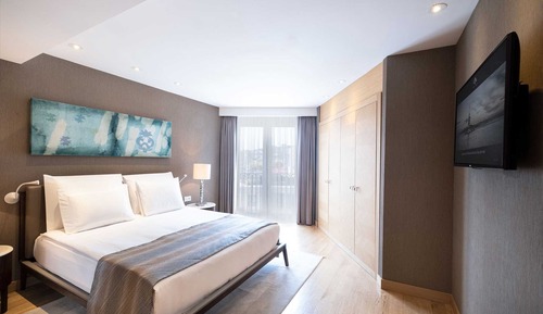 Park Bosphorus One Bedroom Residence with Bosphorus View