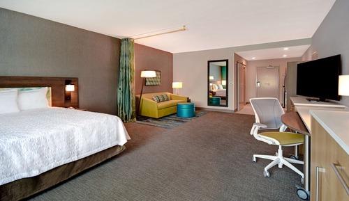 Studio, 1 King Bed, Accessible, Bathtub
